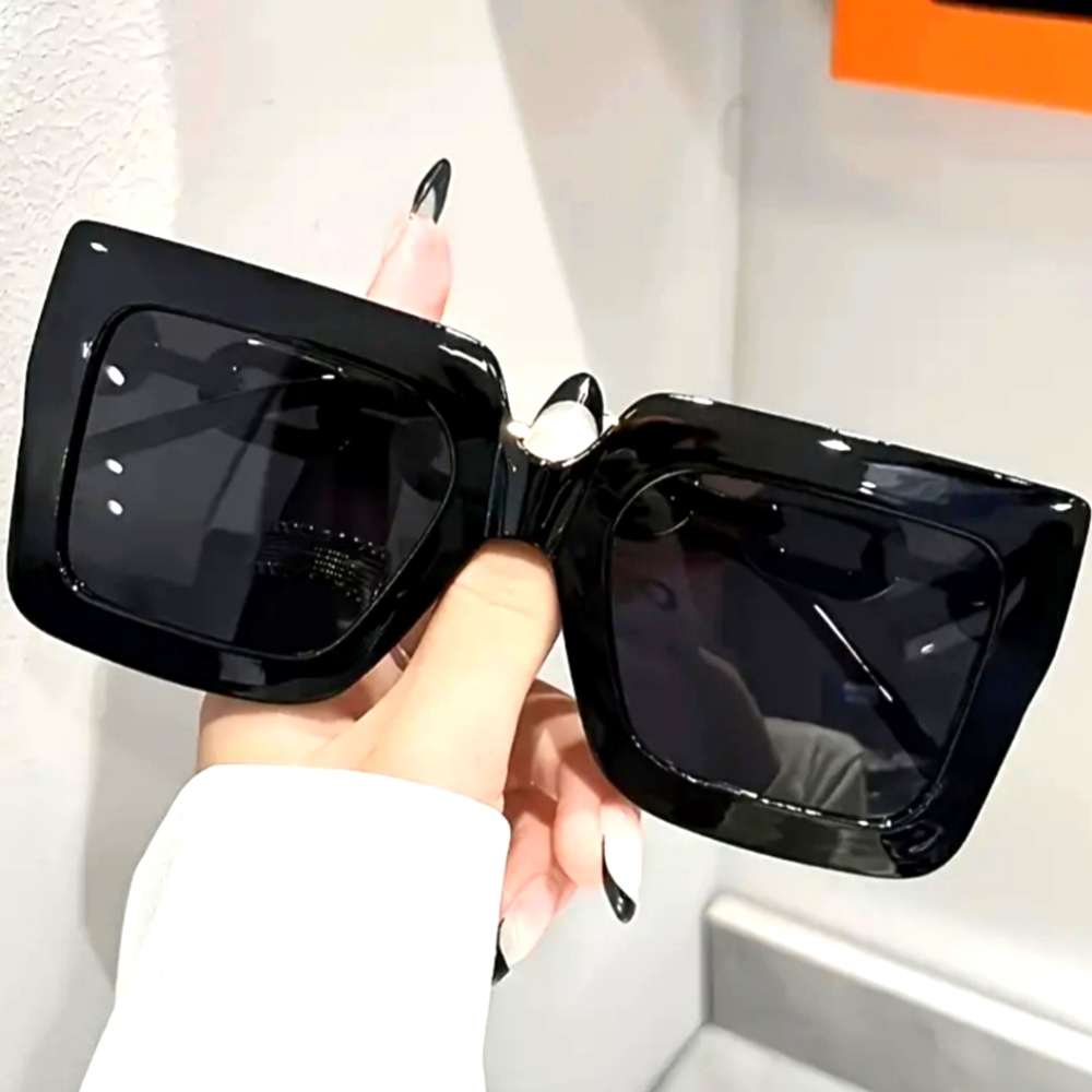 🔥FASHIONABLE SUNGLASSES🔥